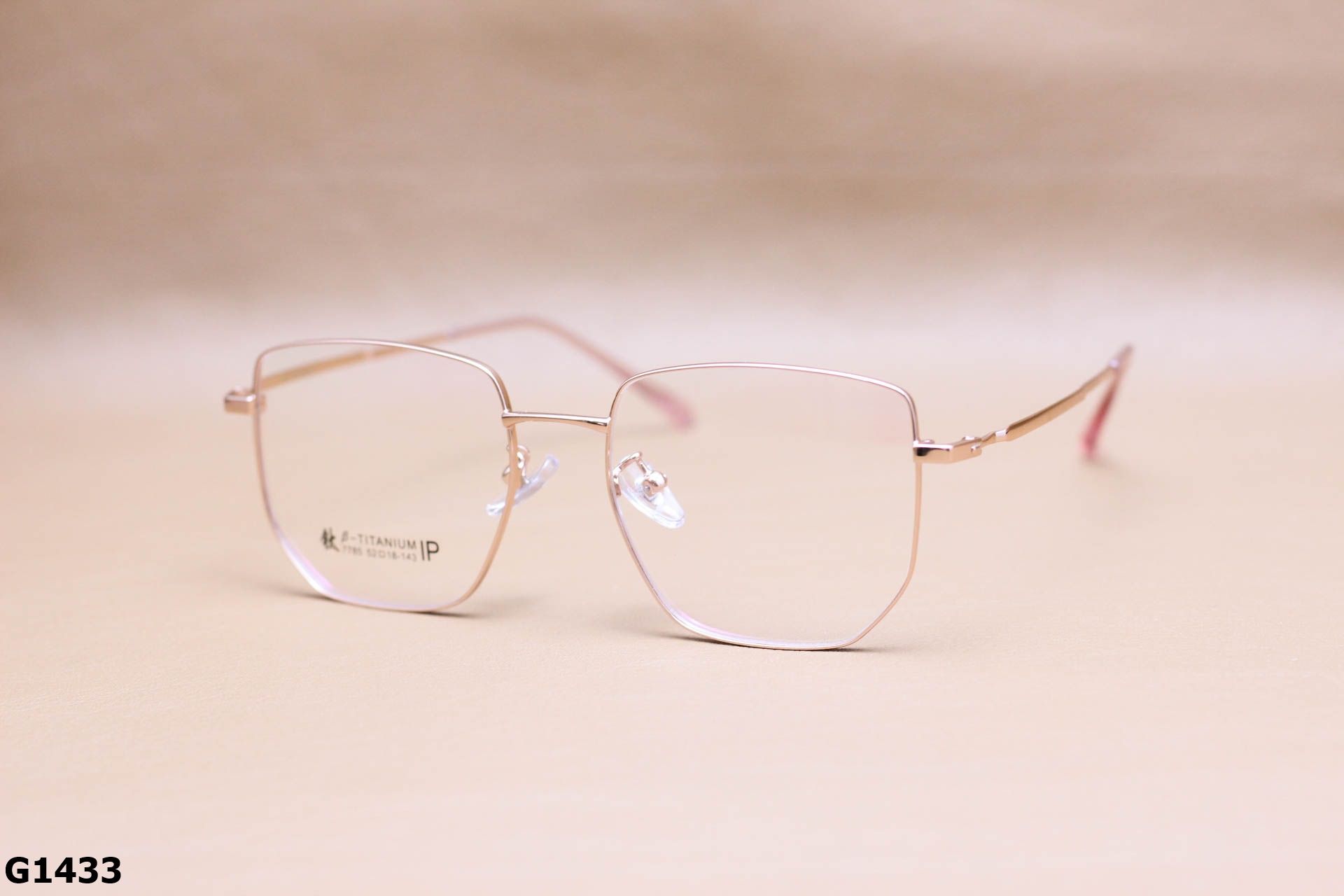Gọng Kính Cận Titanium Vuông To Thời Trang Cao Cấp Unisex - G1433