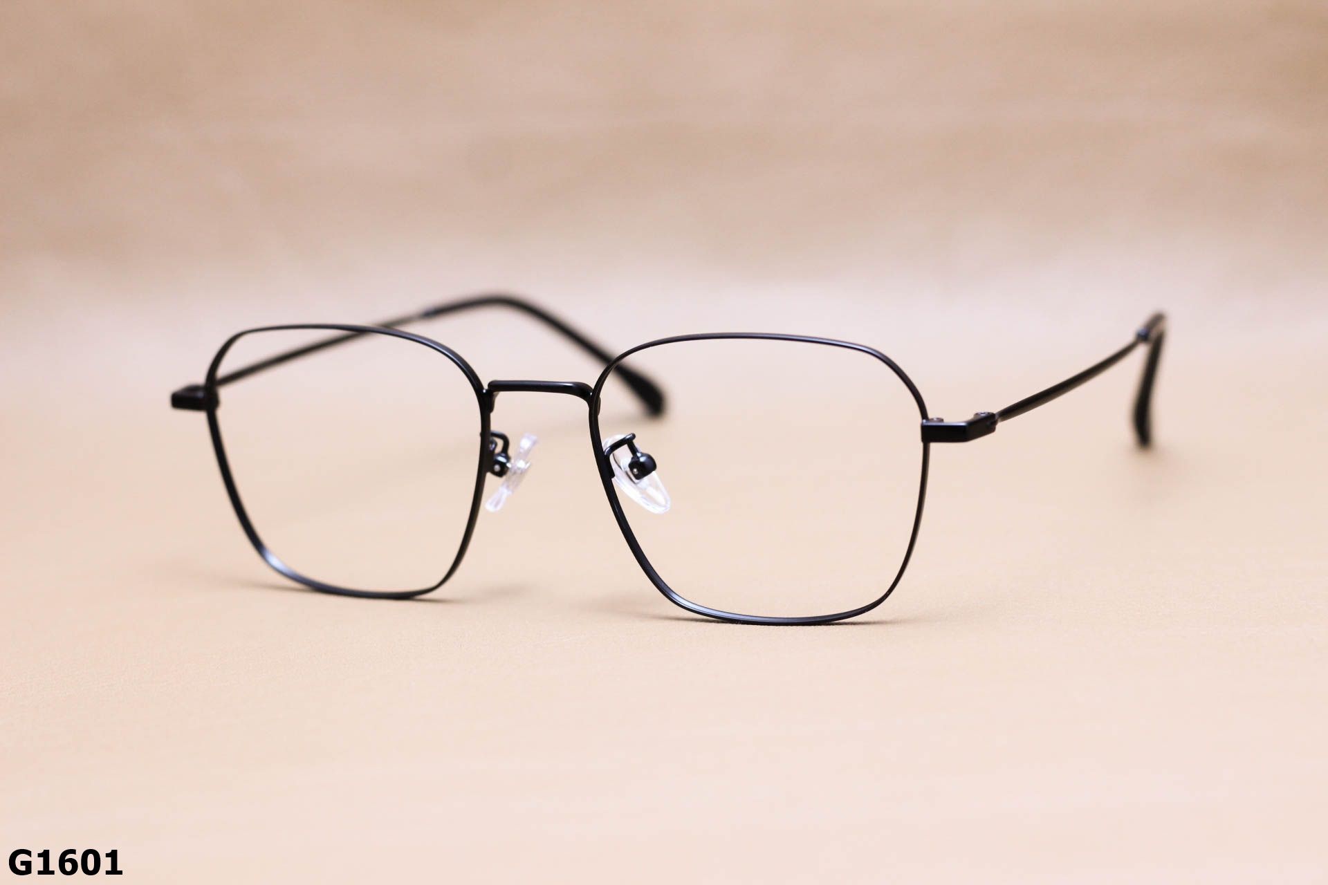 Gọng Kính Cận Titanium Cao Cấp, Dáng Vuông Bầu Thời Trang Thanh Mảnh Unisex - G1601