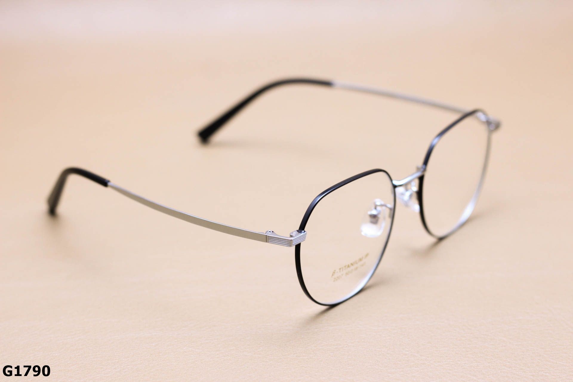 Gọng Kính Cận Đa Giác Thời Trang Unisex, Chất B-Titanium Cao Cấp Thanh Mảnh - G1790