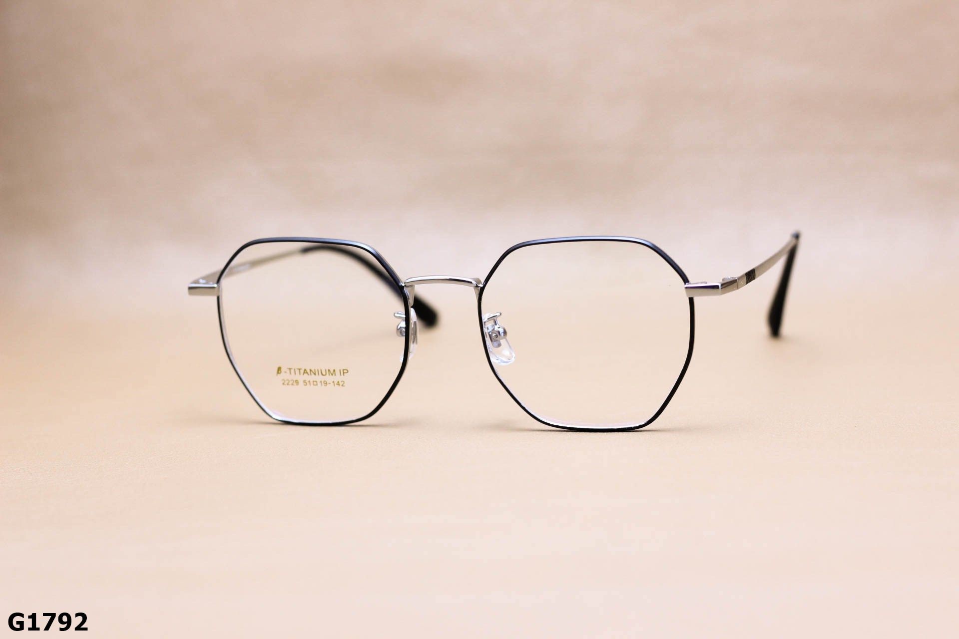 Gọng Kính Cận Đa Giác Thời Trang Unisex, Chất B-Titanium Cao Cấp Thanh Mảnh - G1792