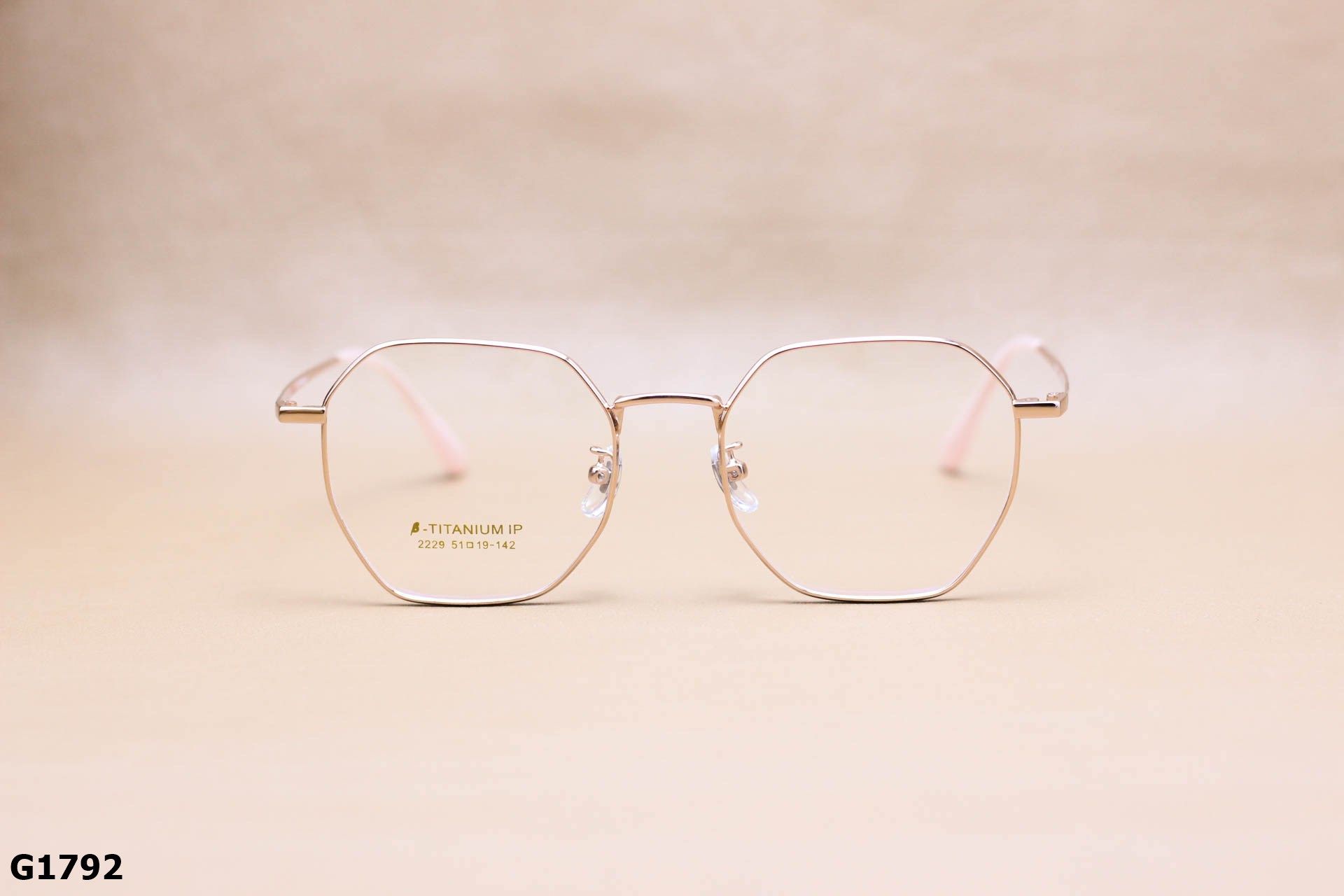 Gọng Kính Cận Đa Giác Thời Trang Unisex, Chất B-Titanium Cao Cấp Thanh Mảnh - G1792