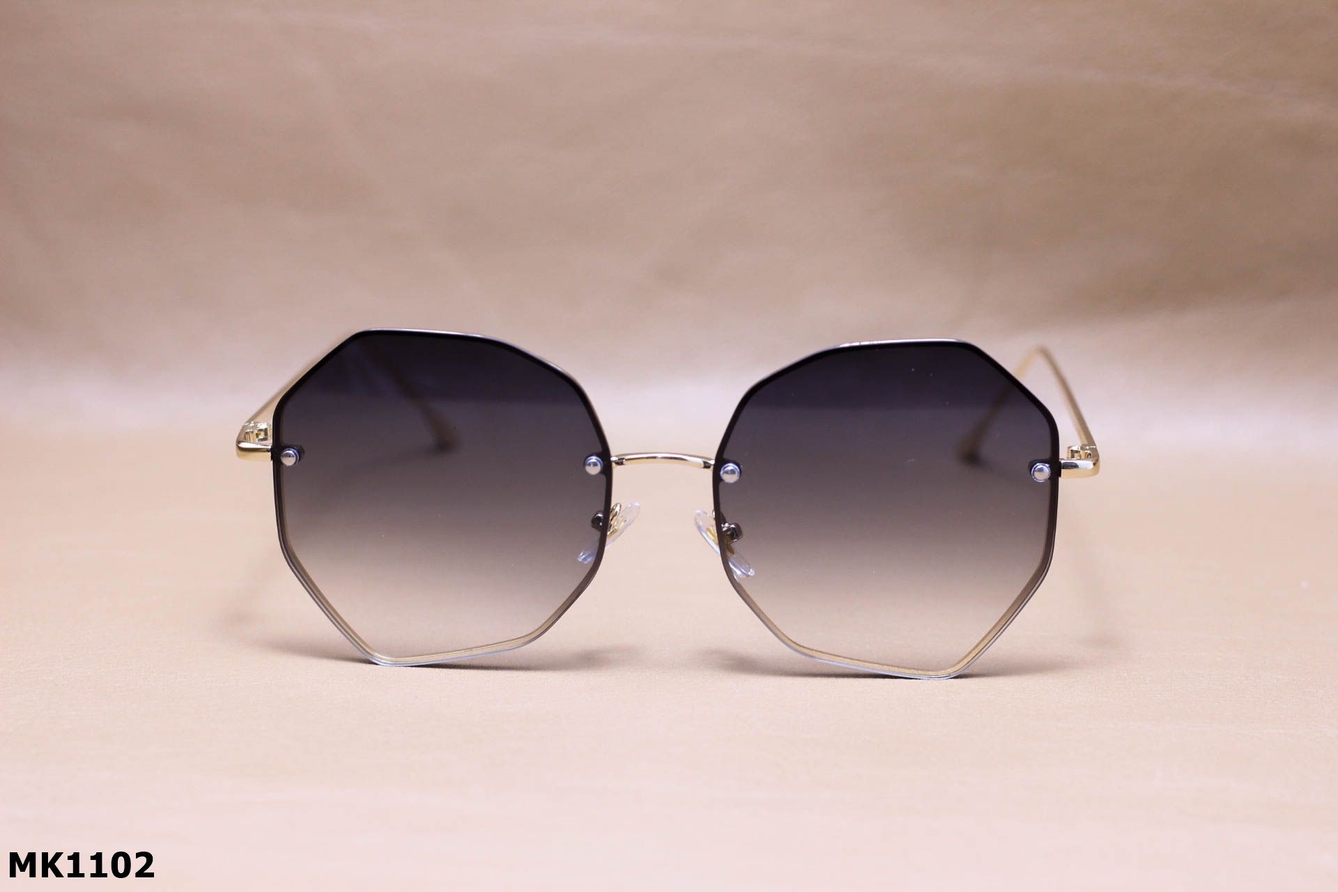 Kính Mát Thời Trang Unisex Cùng Các Góc Cạnh Cực Đẹp - MK1102