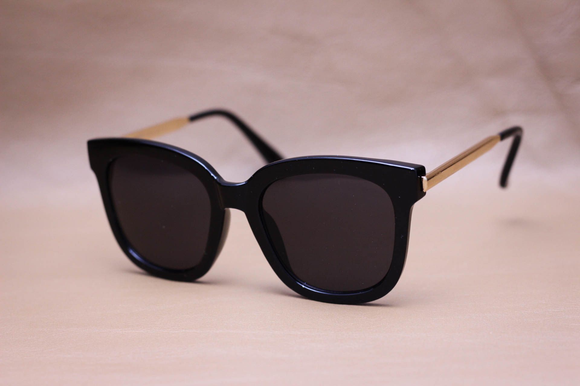 Kính Mát Vuông To, Thời Trang Nam & Nữ - MK735