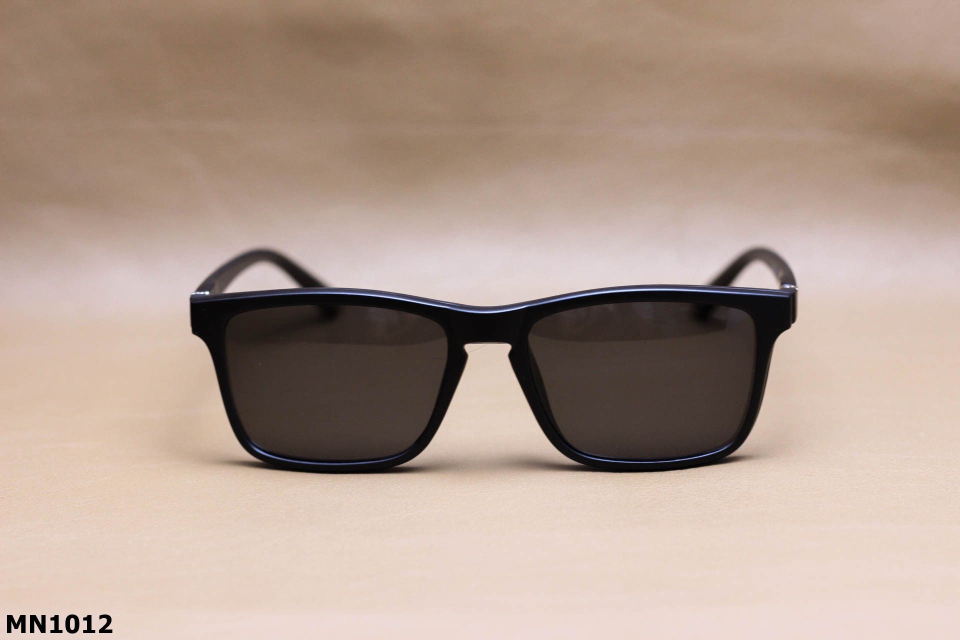 Kính Mát Thời Trang Unisex 4 Trong 1 Đa Năng - MN1012