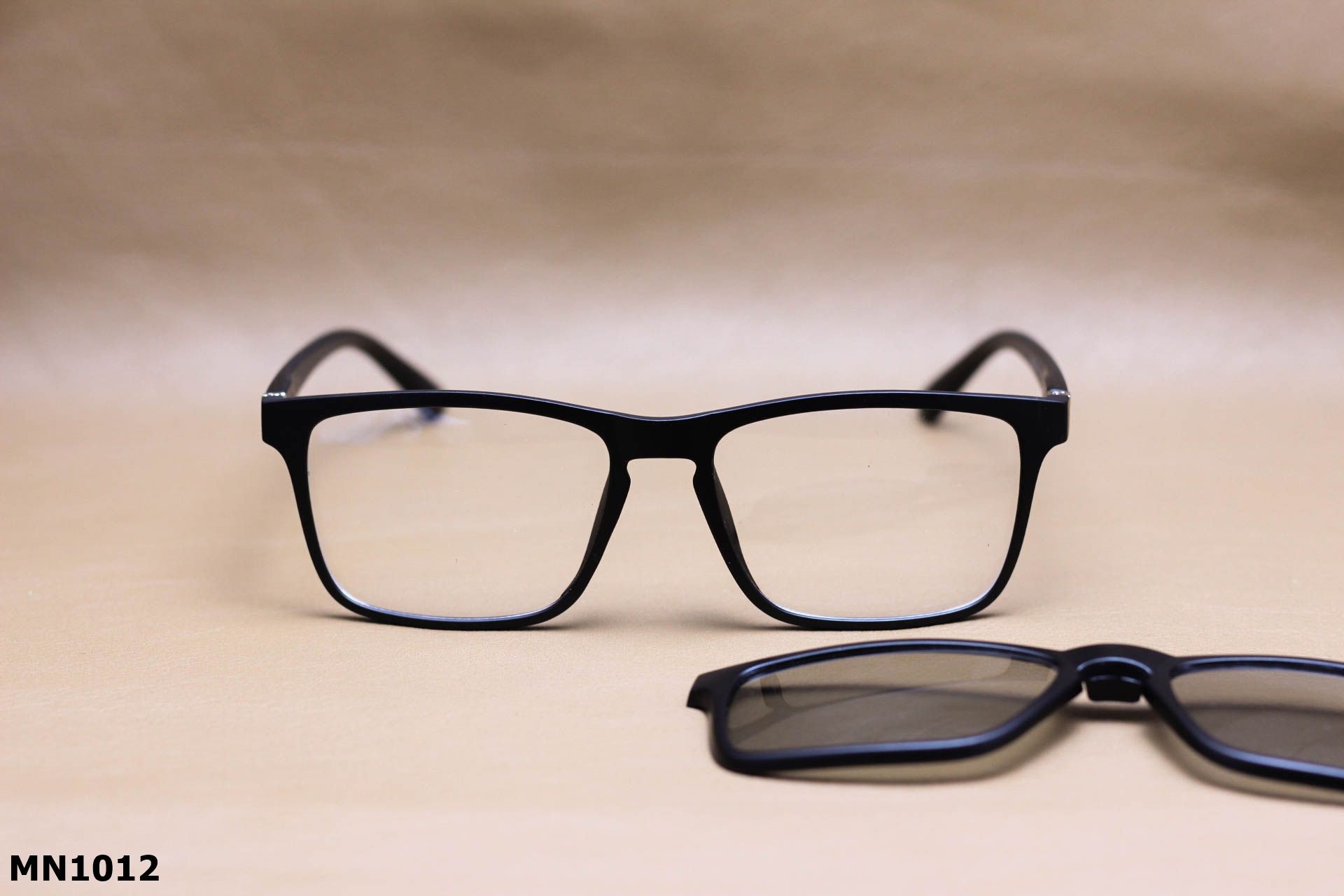 Kính Mát Thời Trang Unisex 4 Trong 1 Đa Năng - MN1012