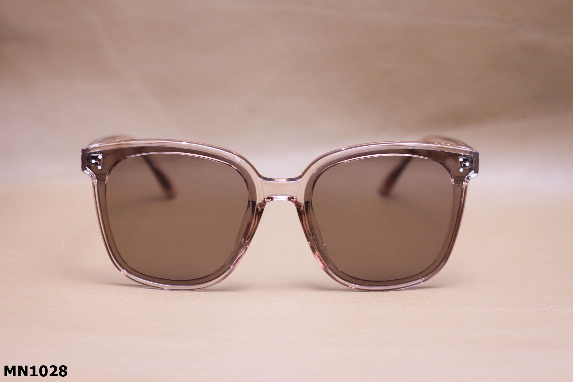 Kính Mát Nhựa Thời Trang Unisex, Chống UV400 - MN1028
