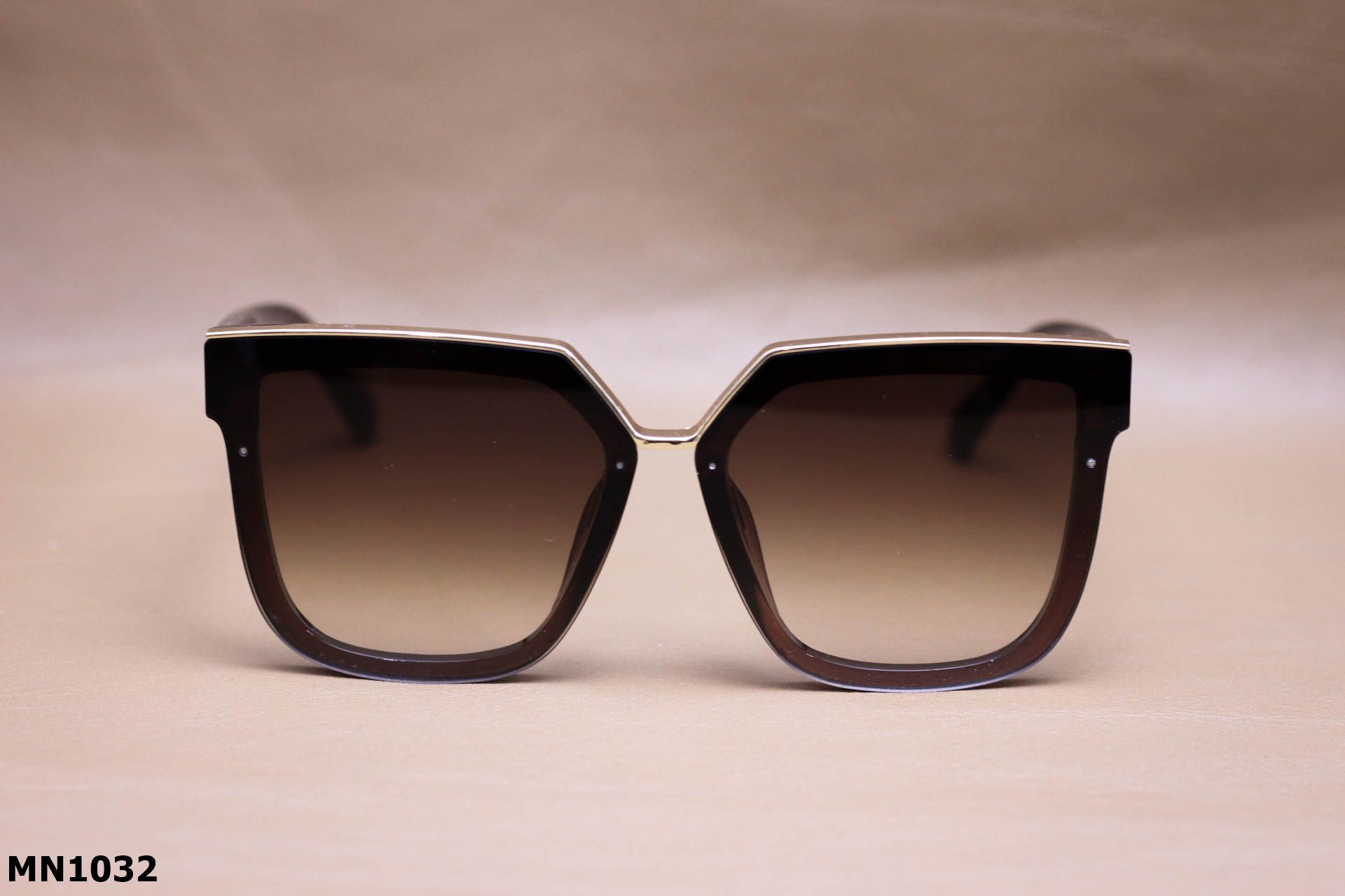 Kính Mát Nhựa Thời Trang Unisex, Chống UV400 - MN1032