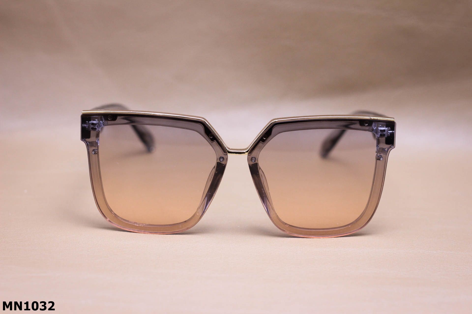Kính Mát Nhựa Thời Trang Unisex, Chống UV400 - MN1032