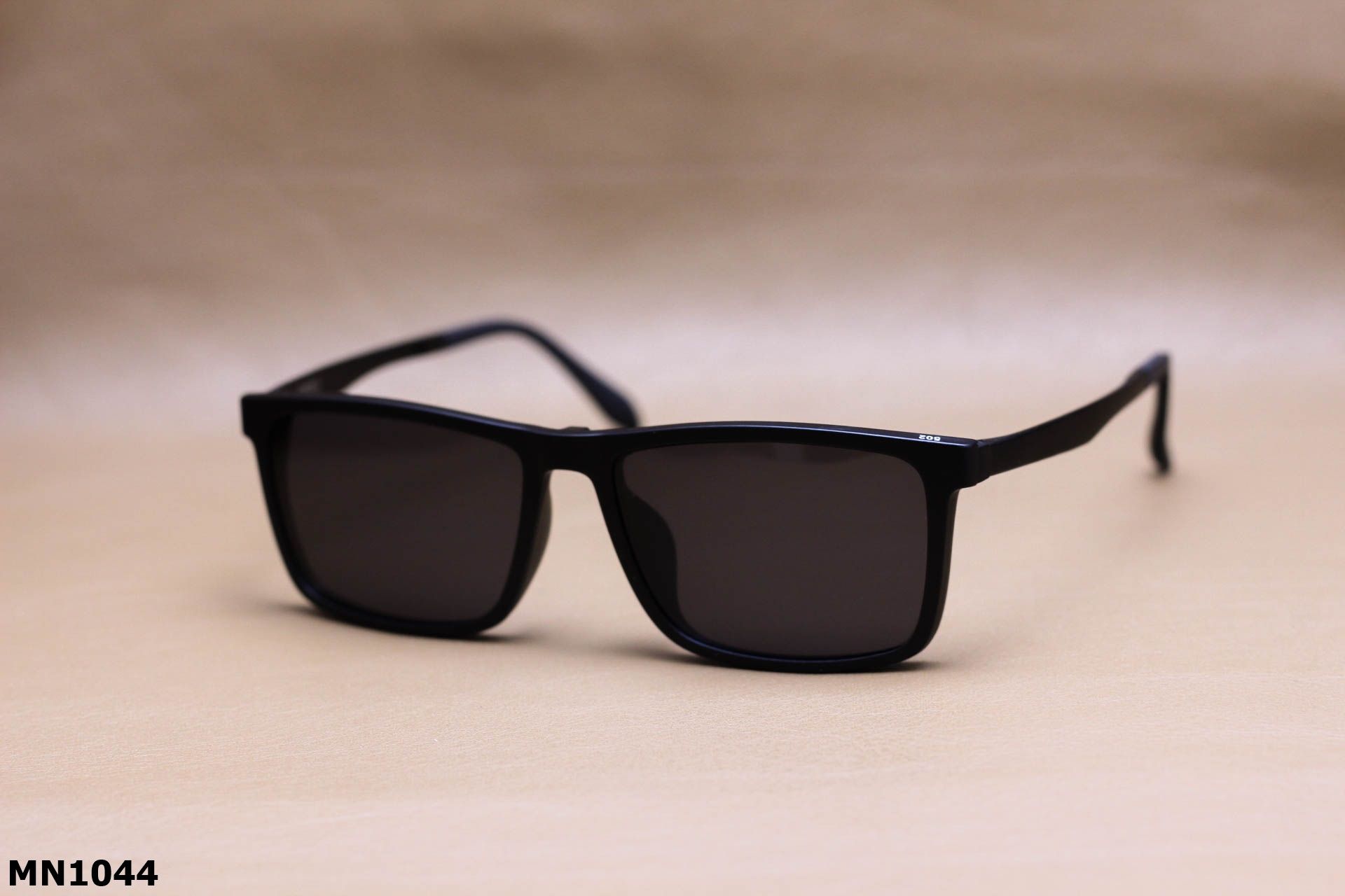 Kính Mát Thời Trang Unisex, 4 Trong 1 Nhựa Cao Cấp - MN1044