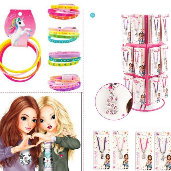 Vòng đeo tay đính chữ cái alphabet TopModel TM7823