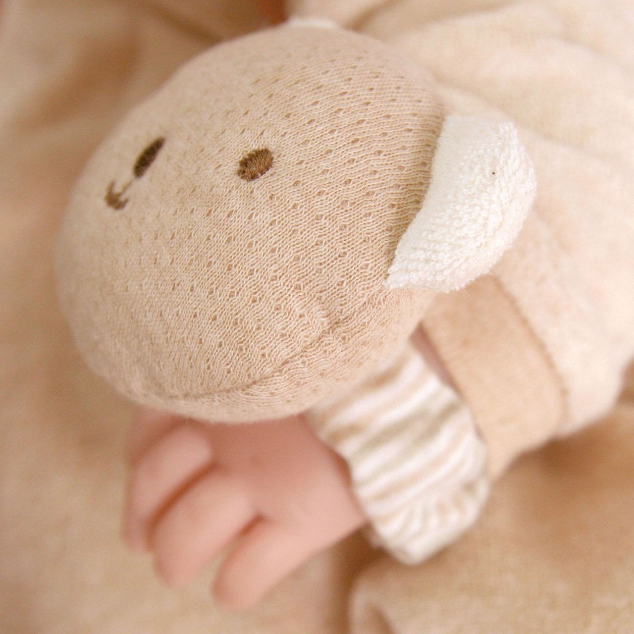 JOHN N TREE Bear Doll wrist rattle 10cm