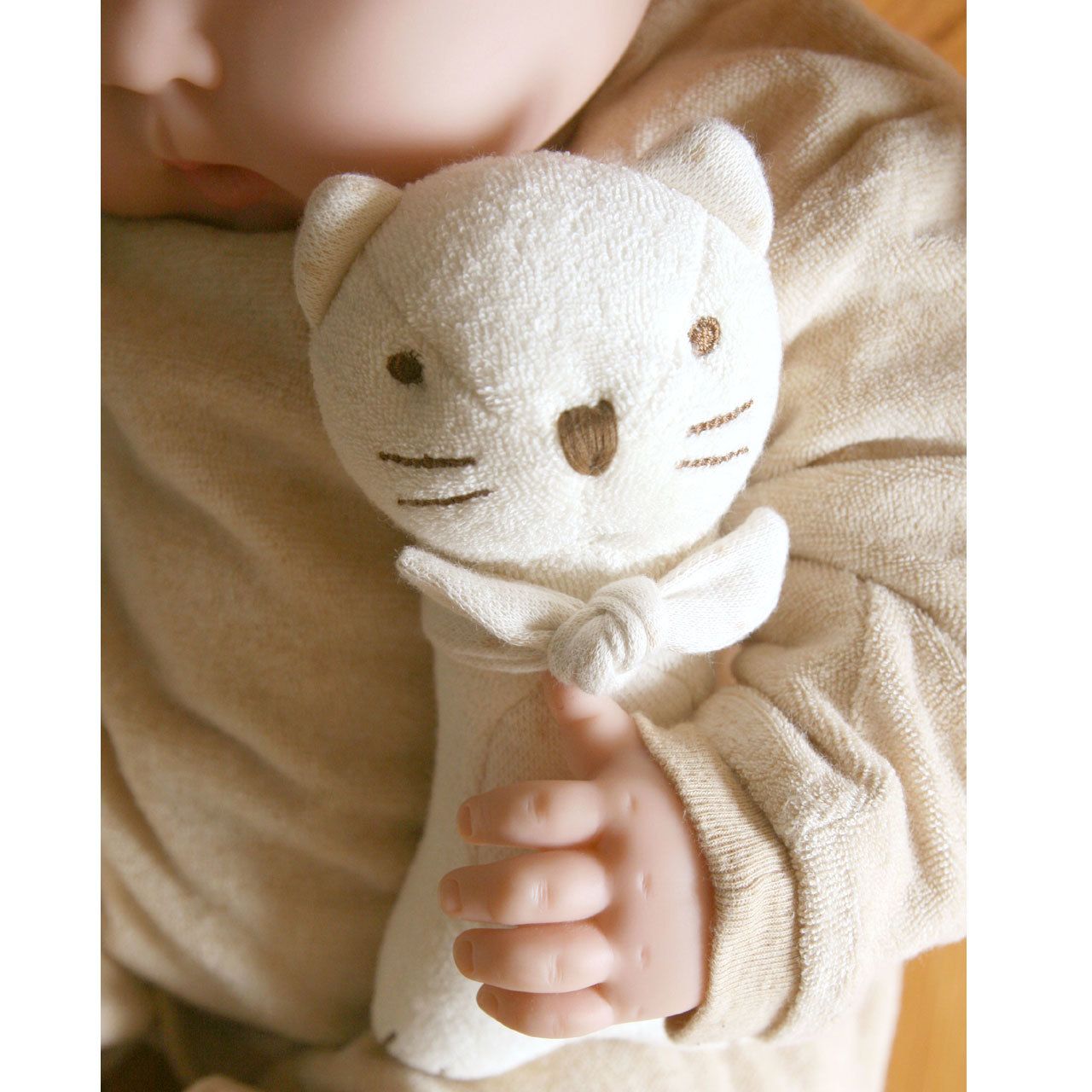 JOHN N TREE Baby Kitty handle rattle 17cm