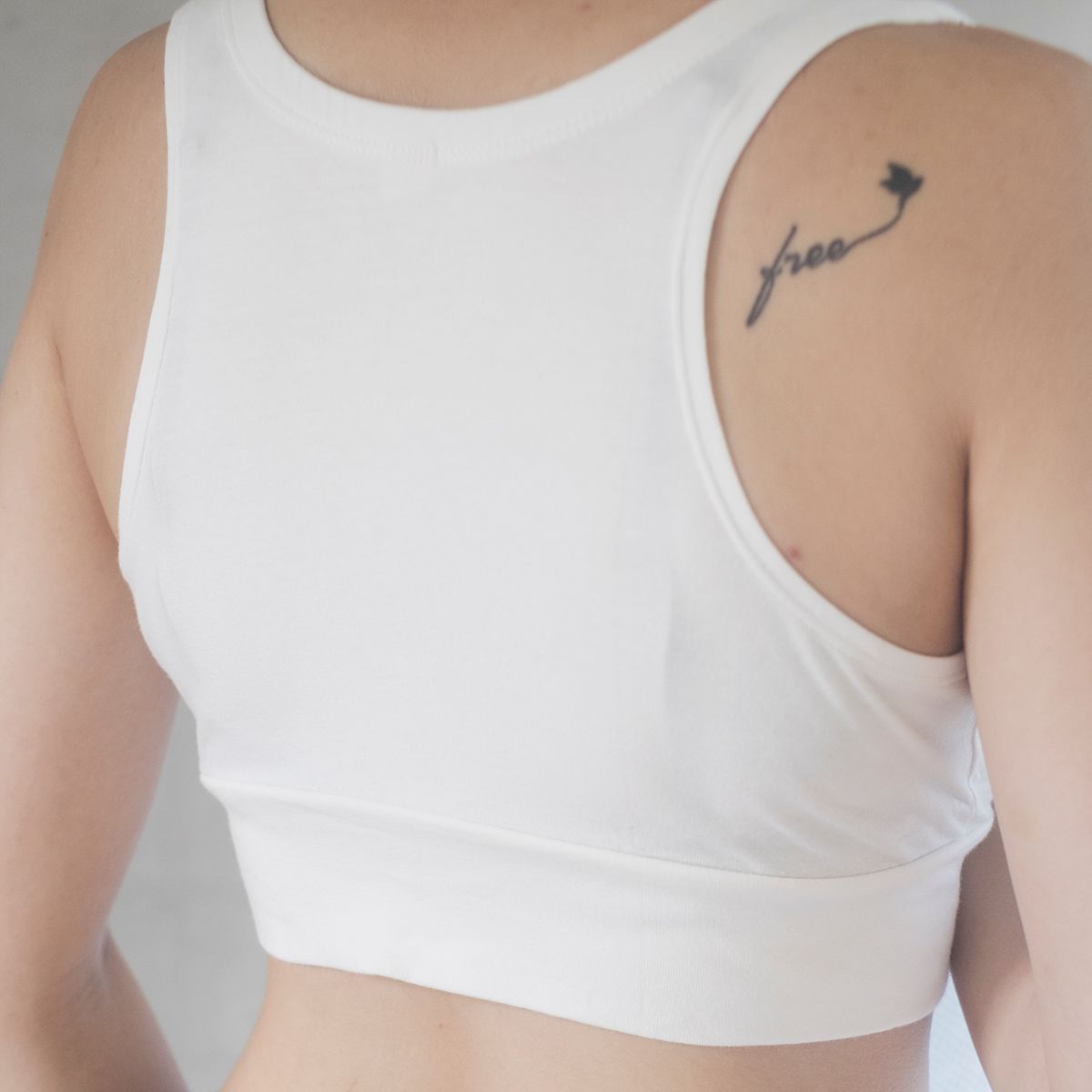 BLESSED EARTH Áo ngực Crossover bra White