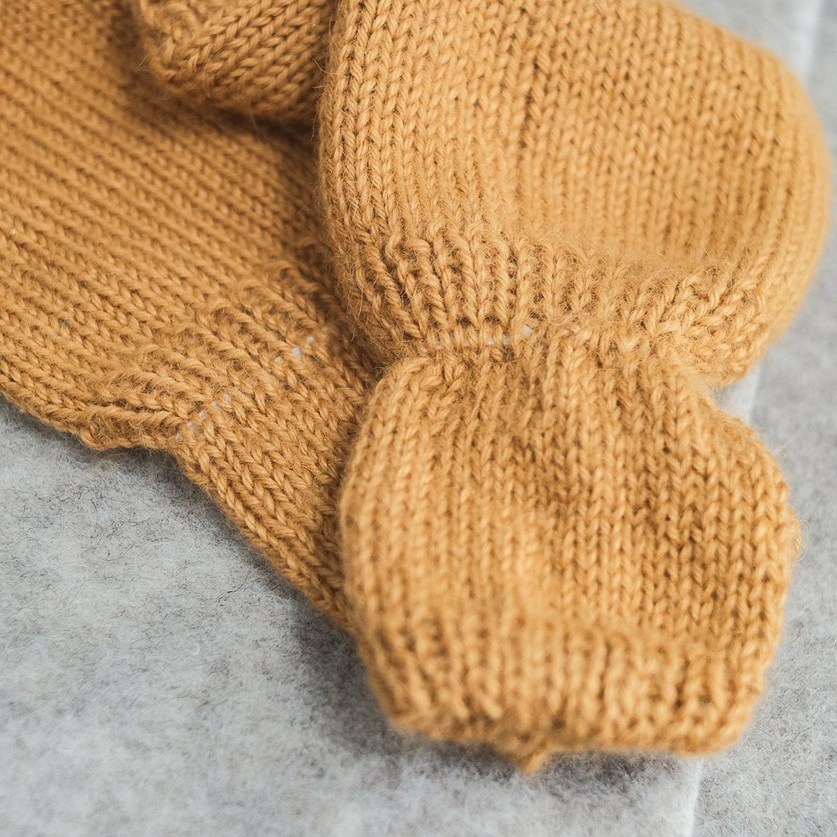 CHOI KNITTED Tất ống Alpaca Yellow