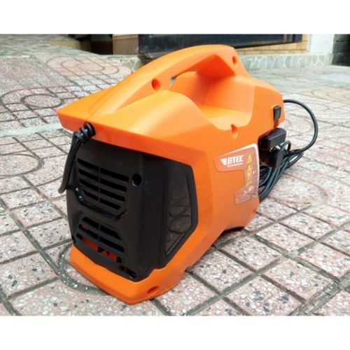 1600W Máy Rửa Xe Cao Áp Btec BT1600