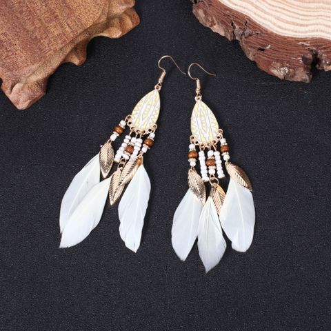 Bông Tai Boho Phong Cách Thổ Cẩm Vintage (Bohemian) Đế Elip Đính Lông Chim Màu Trắng - Mã BB038