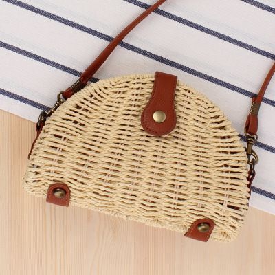Túi Cói Boho Vintage Đeo Vai / Đeo Chéo Hình Bán Nguyệt Dây Da Màu Be Trơn - Mã TC012