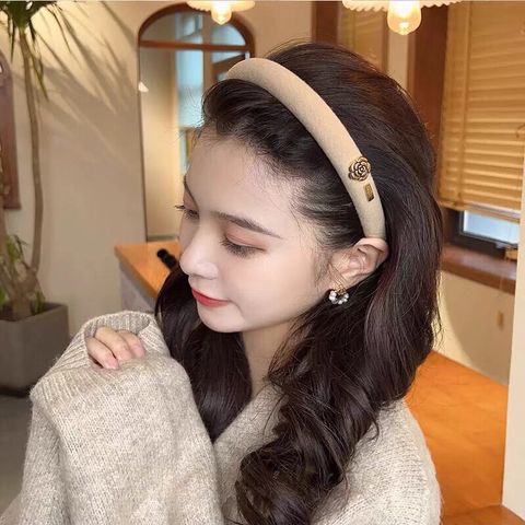 Băng đô cài tóc cao cấp đính charm hoa trà bờm tóc phong cách Hàn Quốc- Màu be