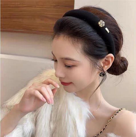 Băng đô cài tóc cao cấp đính charm hoa trà bờm tóc phong cách Hàn Quốc- Màu đen