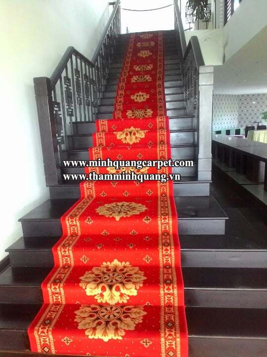 Trải thảm cầu thang khách sạn Nha Trang