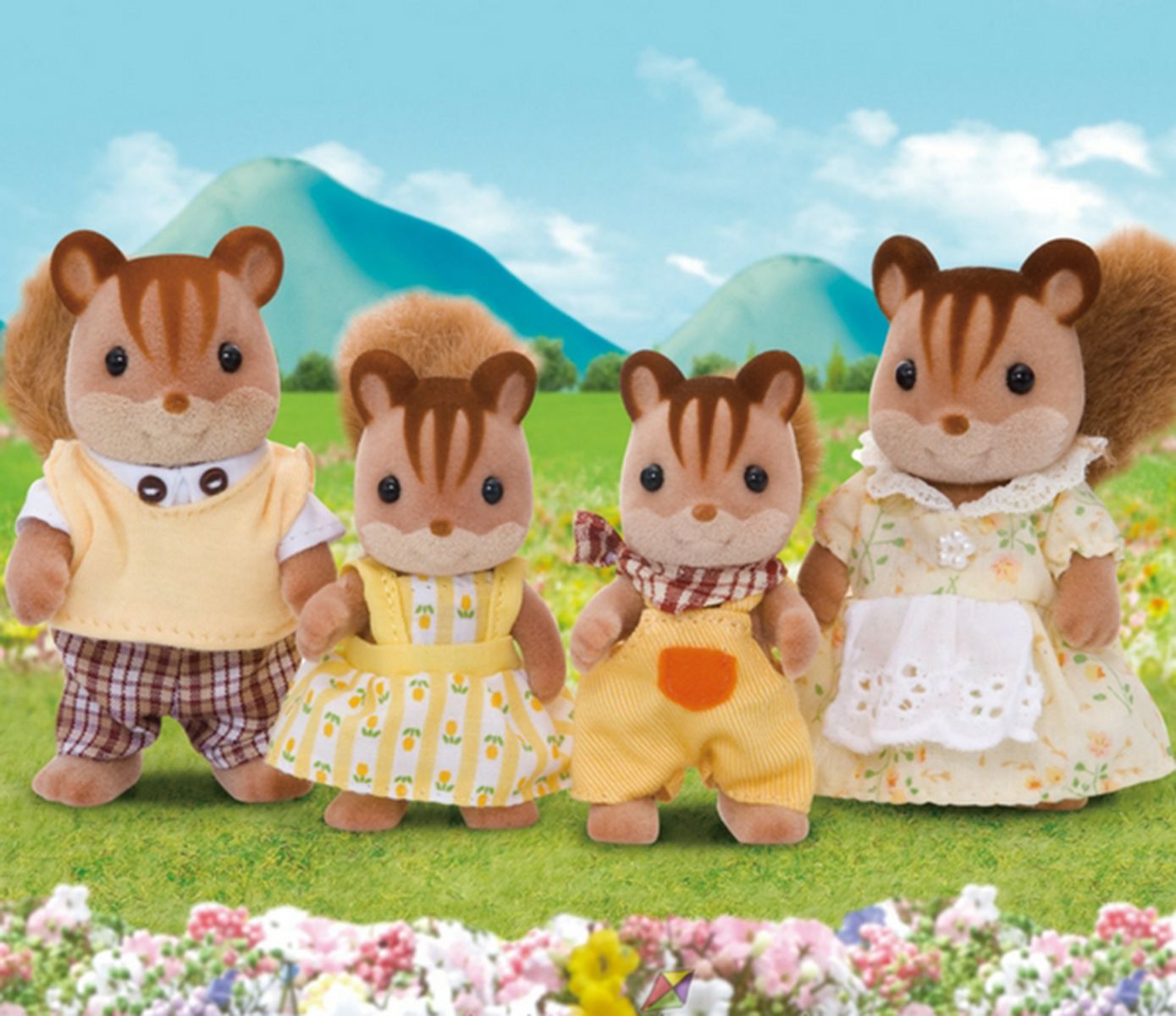 Walnut Squirrel Family (4 members)