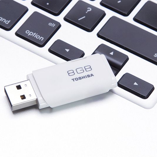 USB Toshiba 8GB