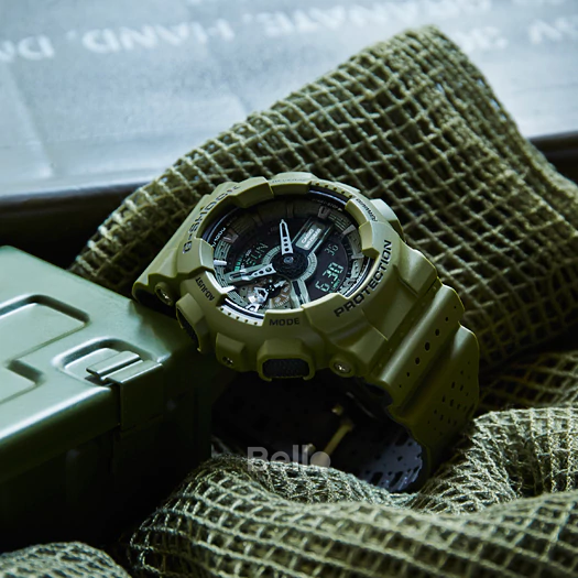 GA-110LP-3A - Đồng hồ Casio G-Shock chính hãng - Dây xanh trơn, thiết kế kiểu dây đục lỗ giúp cổ tay bạn thoáng hơn khi đeo.