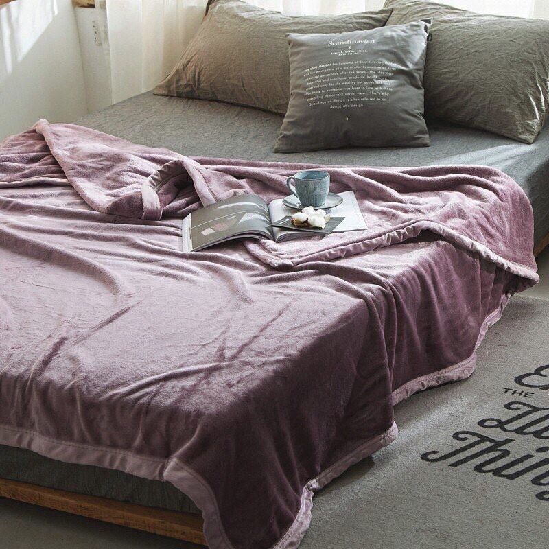 Chăn Lông Tuyết 200X220cm (Giao Màu Ngẫu Nhiên)