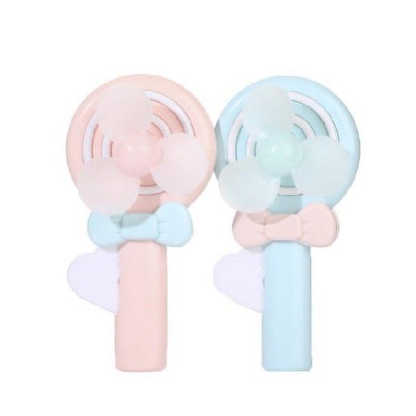 Daiso Quạt Cơ Cầm Tay Hình Kẹo Mút Xanh Ngọc/Tím (Giao Ngẫu Nhiên)