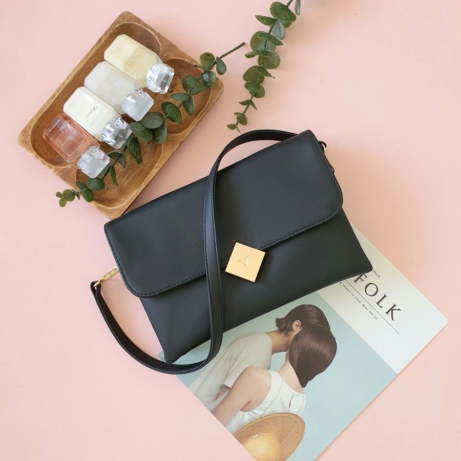 Túi Chủ Nhật 3 Ngăn Khóa Vuông Màu Đen Trơn Verchini TFV04 (Store 1001)