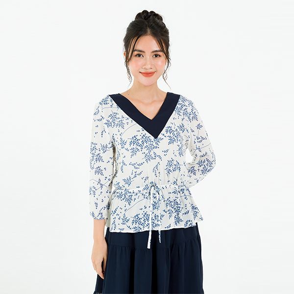 Áo Chun Eo, Cổ Tim Màu Trắng Họa Tiết Xanh Than Lamer L61B20H049-F1544