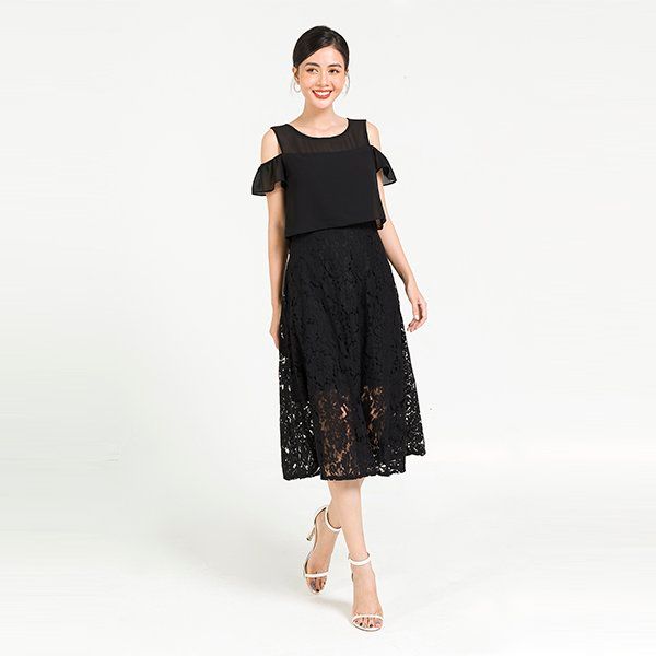 Đầm Maxi Ren Phủ Croptop Lamer Màu Đen