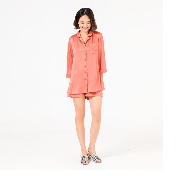 Bộ Ngủ Áo Dài, Quần Short Màu Cam Vien Tran O68S20Q002-S2600