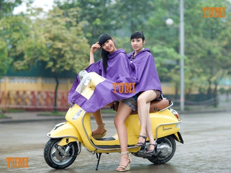 ÁO MƯA TUMI CÁNH DƠI 2 MŨ CÓ BÓNG KÍNH VÀ TAI LỒNG