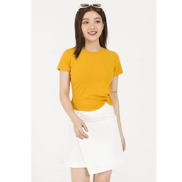 Áo Thun Xoắn Thân Lệch Màu Vàng Vien Tran V61S20H023-S2700