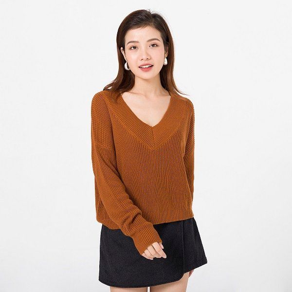 Áo Len Ngắn Cổ Tim Vien Tran Màu Nâu