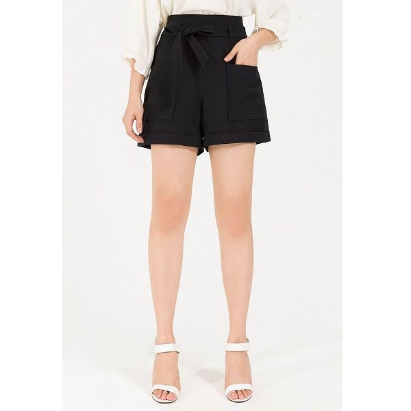 Quần Short 2 Túi Ốp, Nơ Eo Màu Đen Vien Tran V64S20H007-S1400