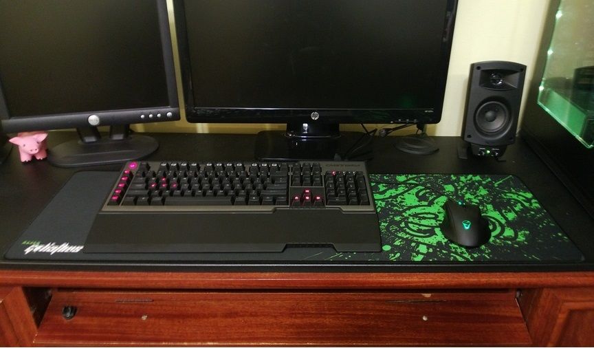 Bàn di chuột RAZER (70x30)