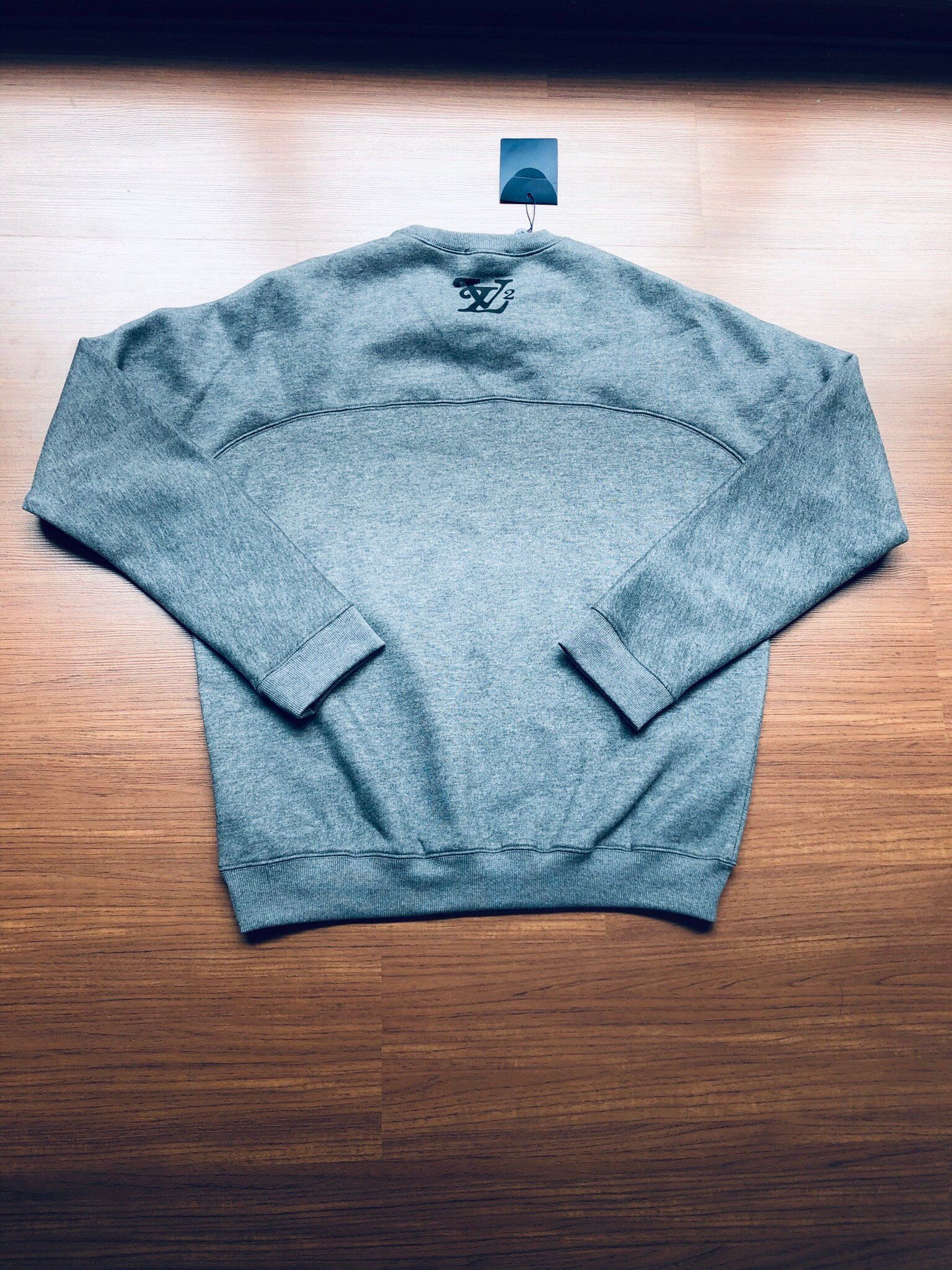 áo swt và jacket Lv cho anh em đọc mô tả