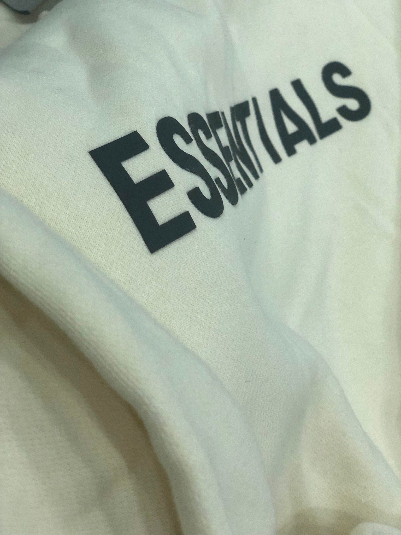 áo sweater essential cổ tròn 2020