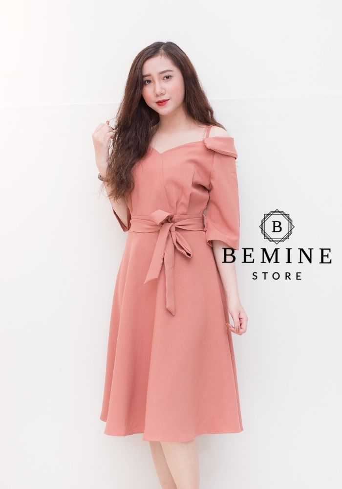 M467 - Đầm 2 dây bẹt vai cột eo- Ruốc
