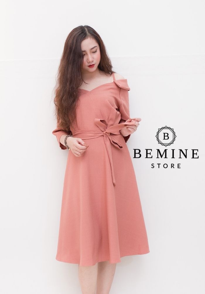 M467 - Đầm 2 dây bẹt vai cột eo- Ruốc