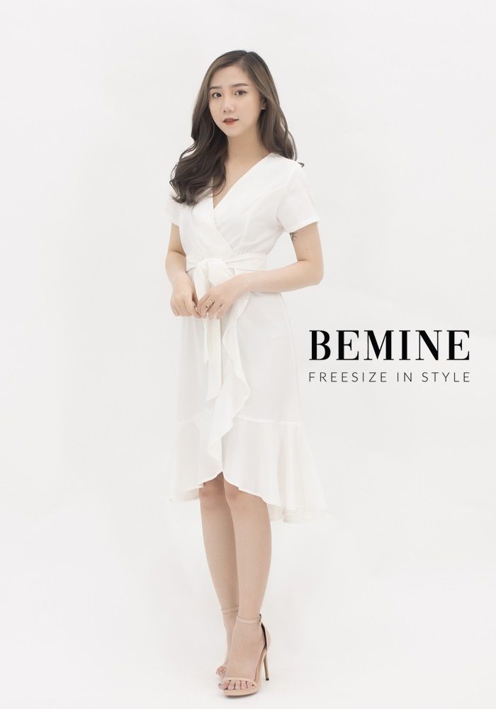 M692 - Đầm suông bèo cột eo - Trắng