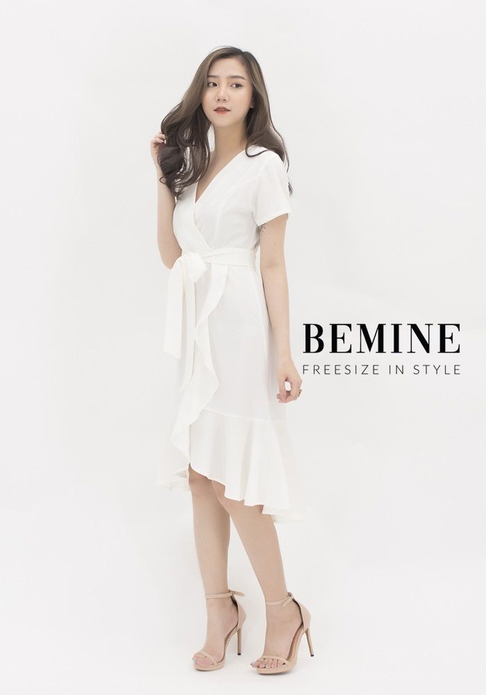 M692 - Đầm suông bèo cột eo - Trắng