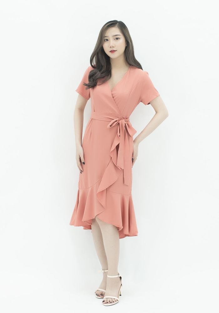 M692 - Đầm suông bèo cột eo - Hồng