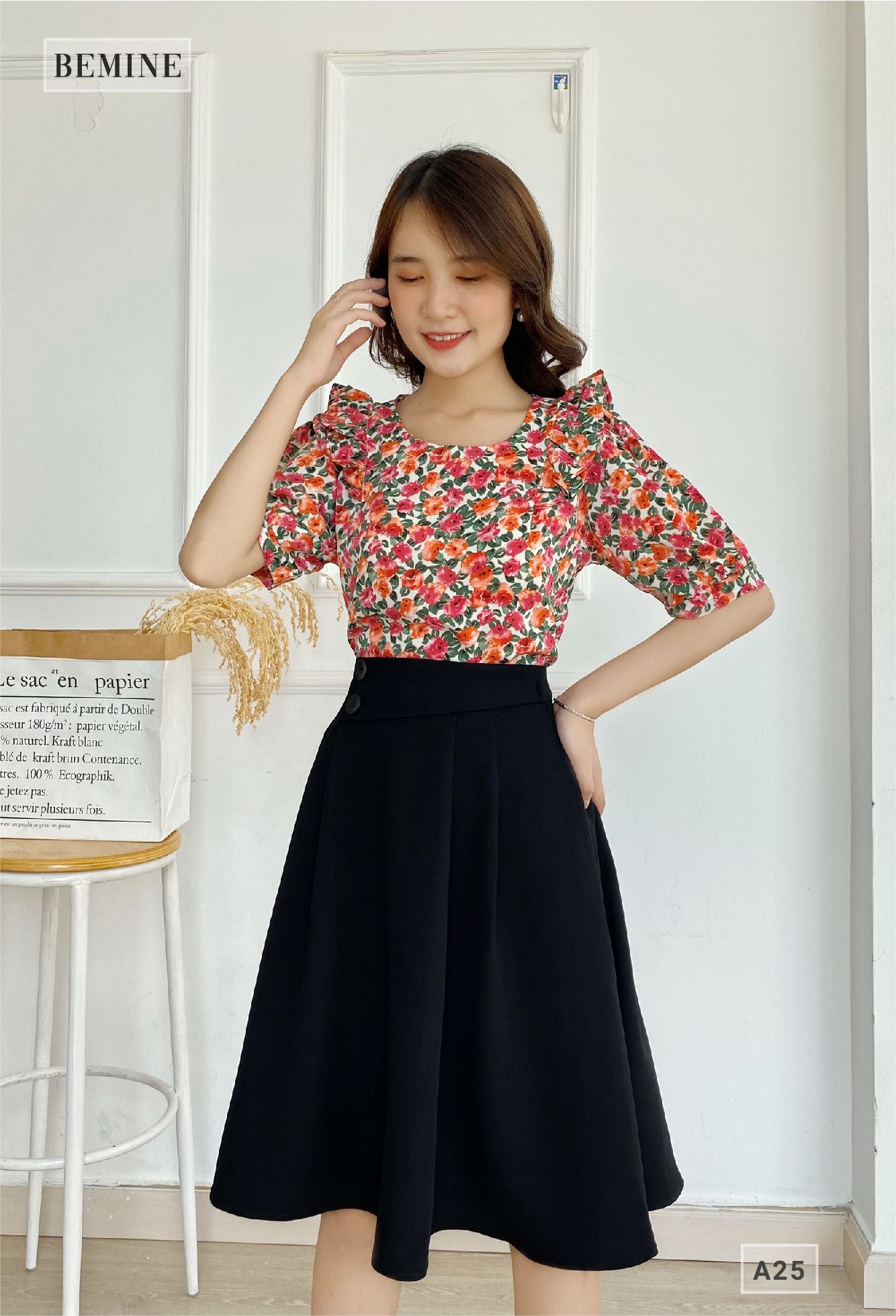 A25HONG - Áo hoa cổ tròn xếp ly