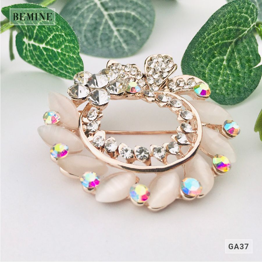 GA37 - Gài áo thời trang