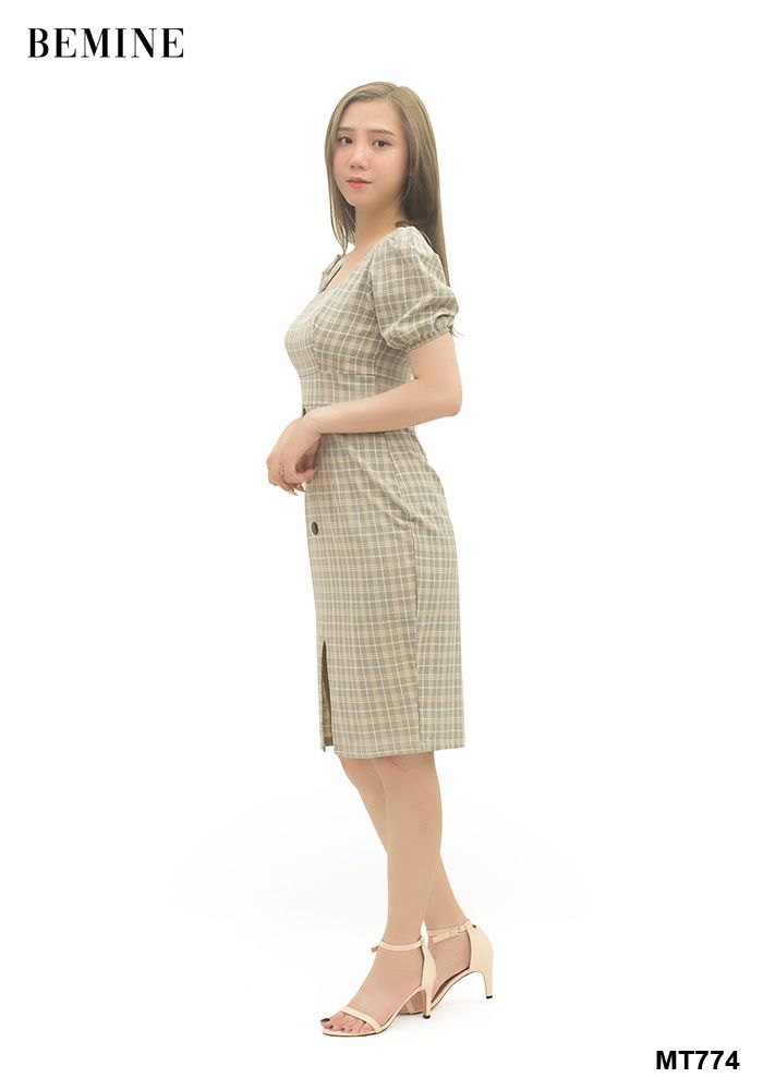 MT774XAM - Đầm caro thun tay đính nút gỗ xẻ tà