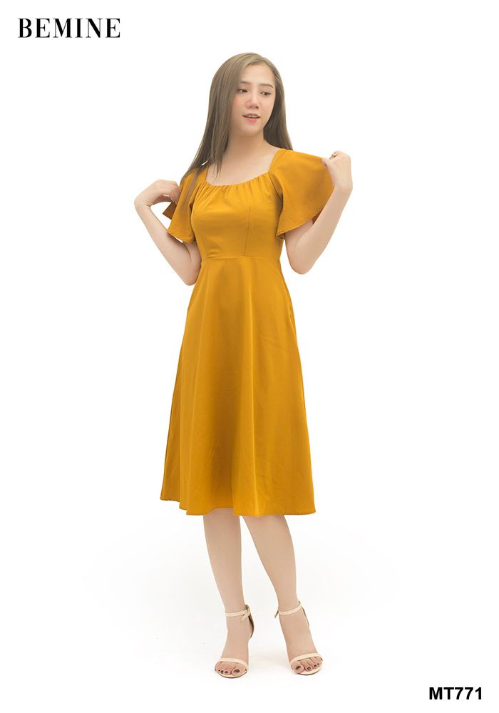 MT771VANG - Đầm vàng thun ngực tay loe