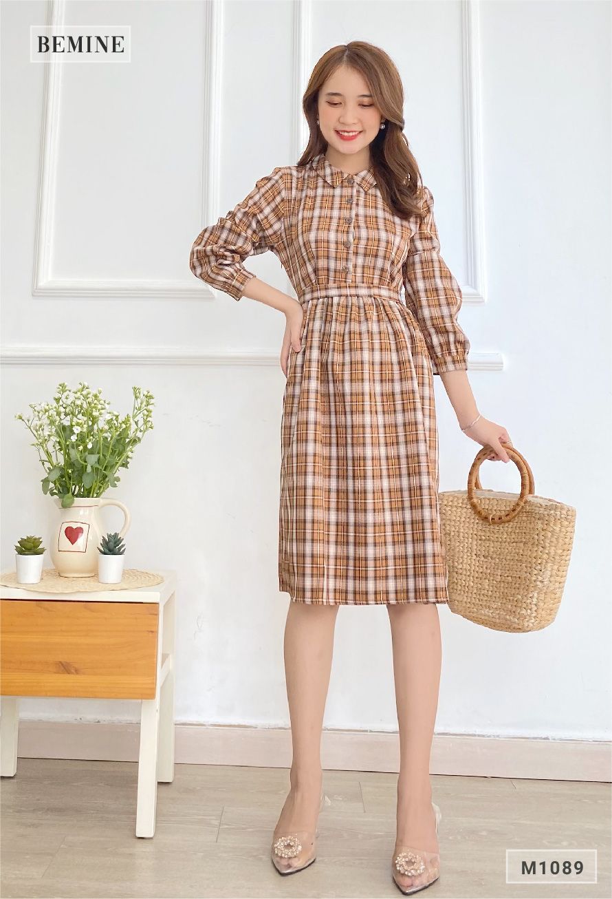 M1089CARO - Đầm cổ lá sen nút gỗ